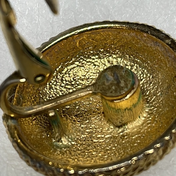 Trifari Single - Picture 5 of 6